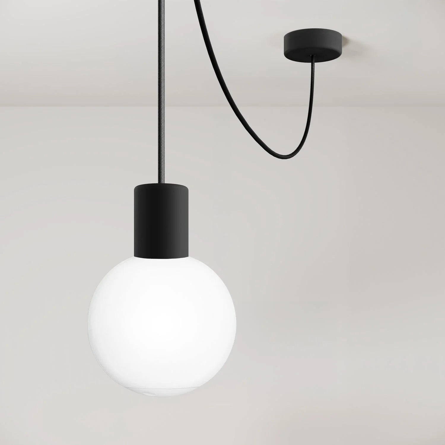 Außenpendelleuchte Modulair IP65 mit unzerbrechlichem Unbreak-a-Ball Schirm – Schwarz