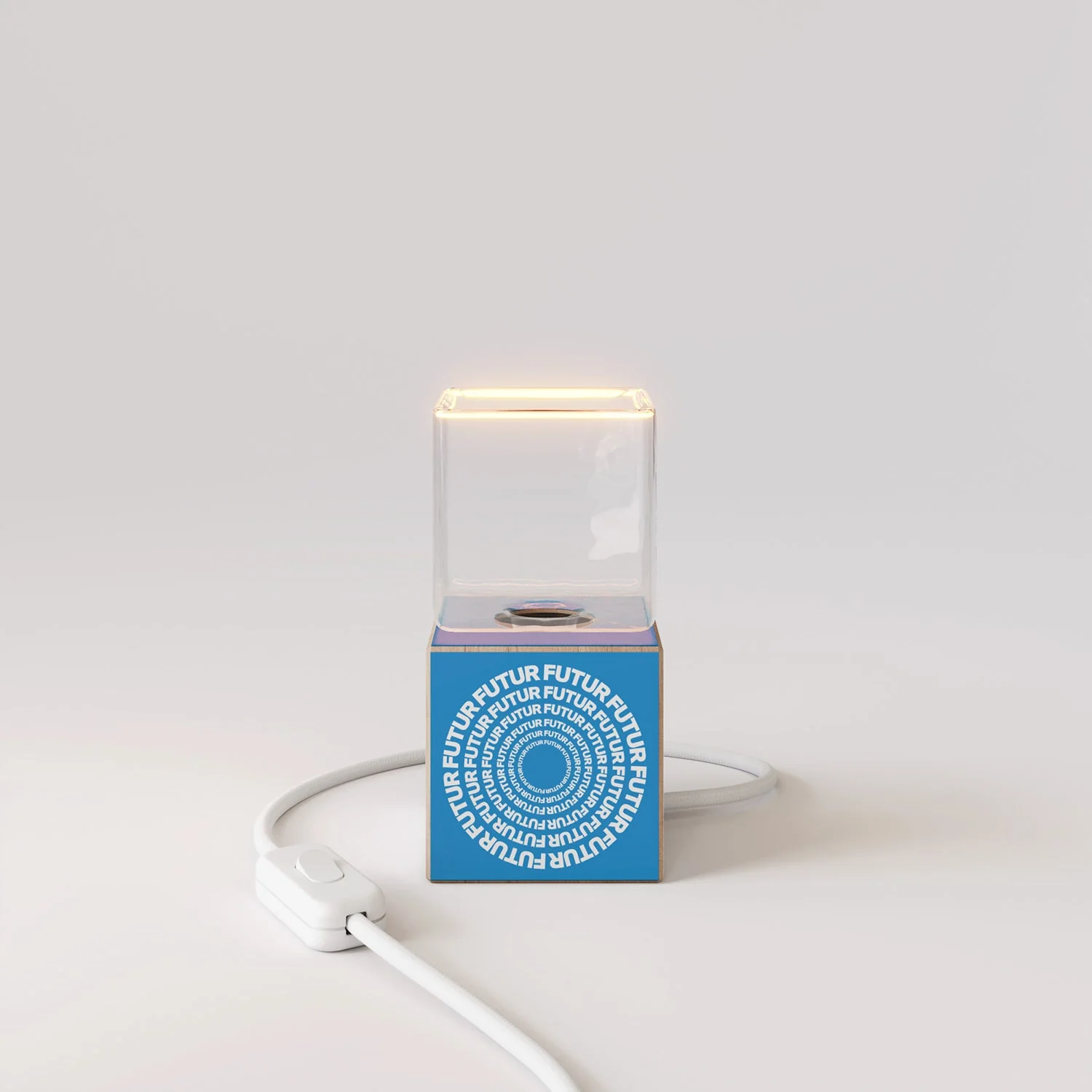Cubetto Tischlampe mit US-Stecker, „Futur“ Ghost-Glühbirne – Futur Festival - Image 5