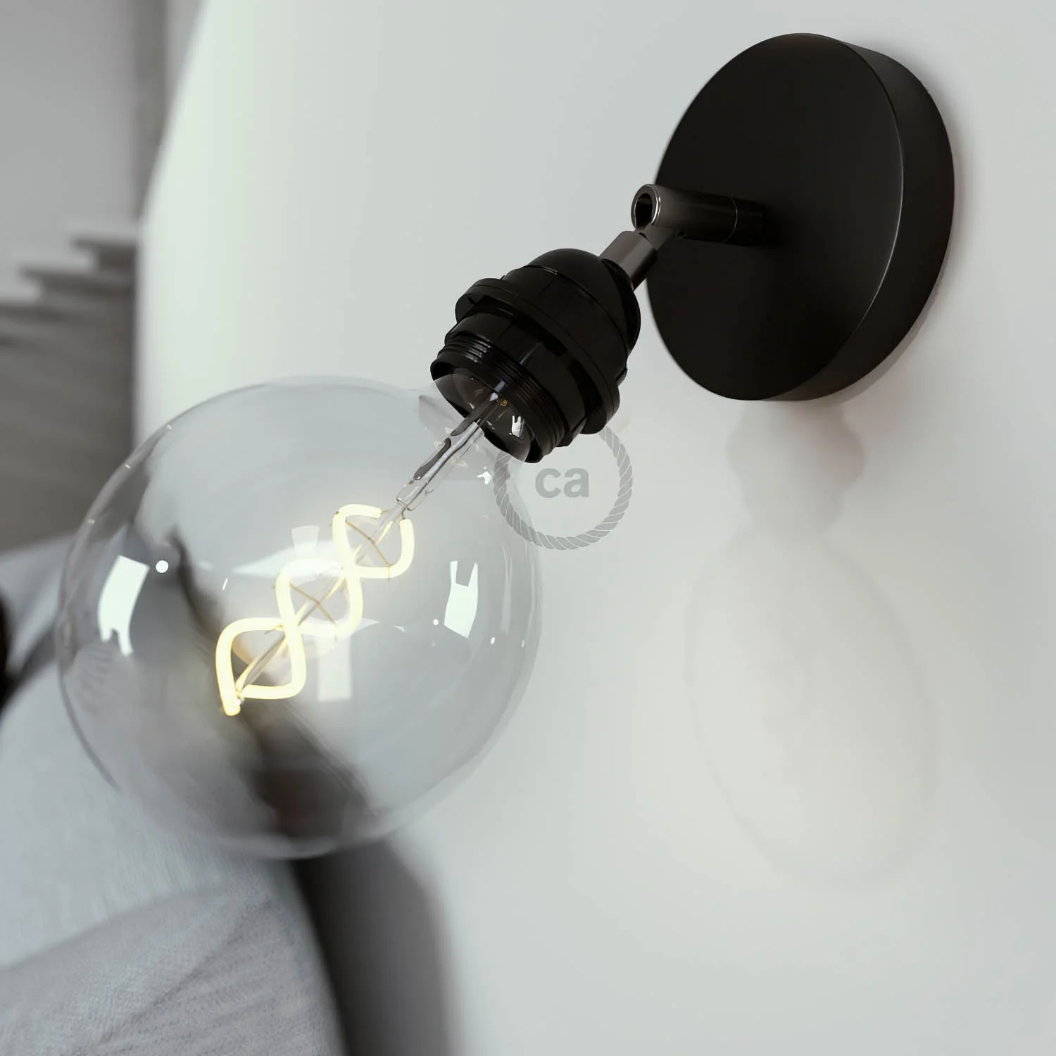 Fermaluce Metall 90° mit E27-Gewindefassung, schwenkbarer Lichtpunkt aus Metall – Schwarz - Image 2