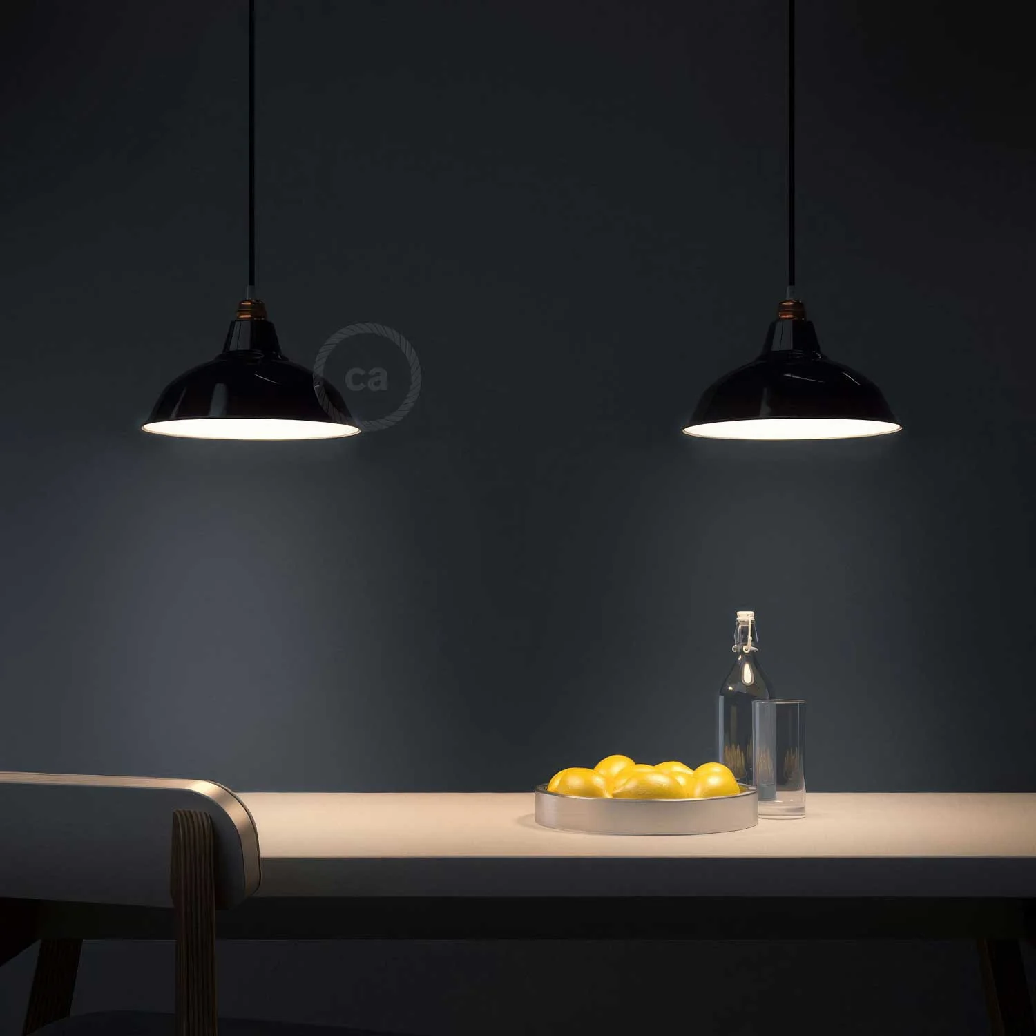 Pendelleuchte mit Stoffkabel, Bistrot-Lampenschirm und Metall-Details – Schwarz - Image 2