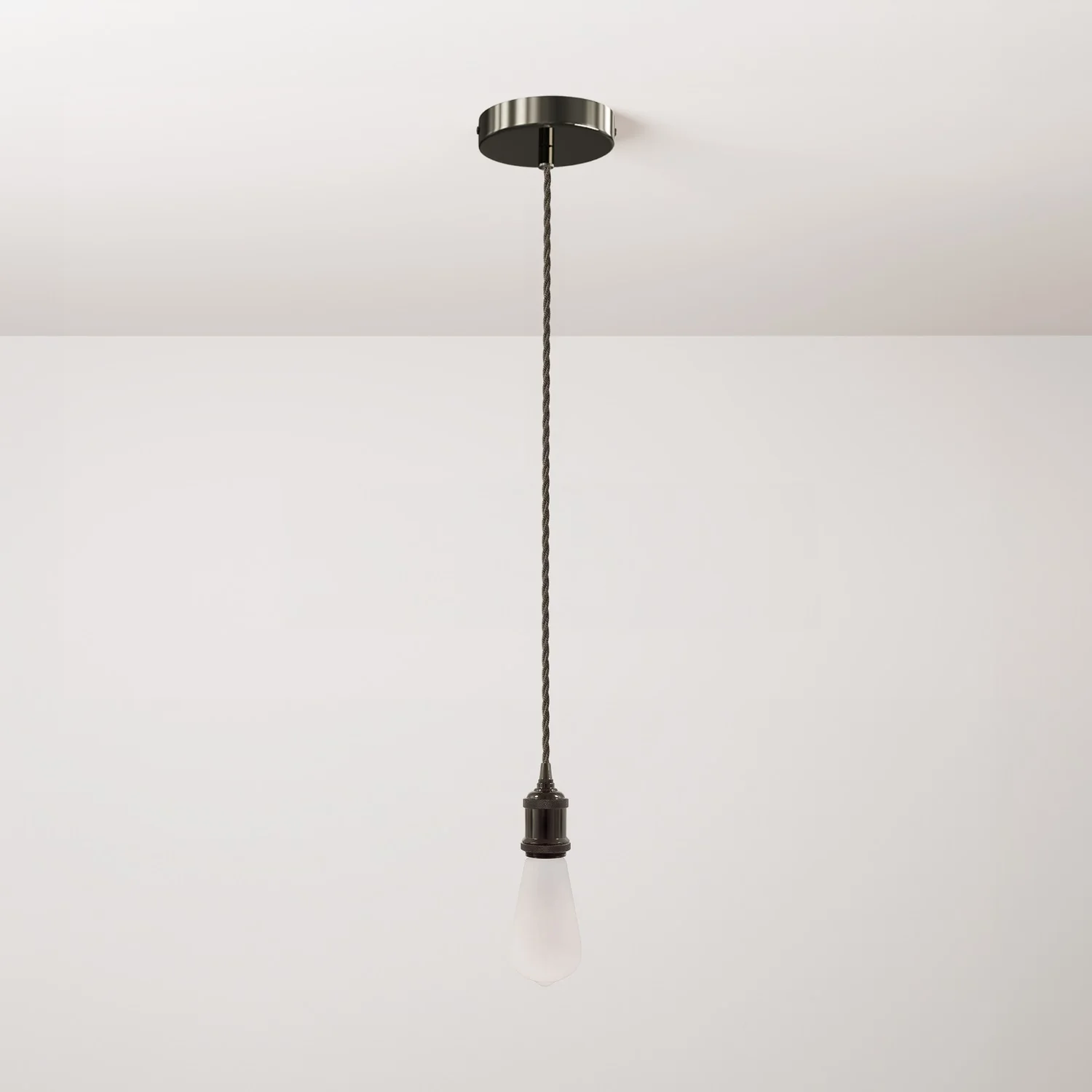 Pendelleuchte komplett mit geflochtenem Stoffkabel und Lampenfassung aus Aluminium – Perlenschwarz