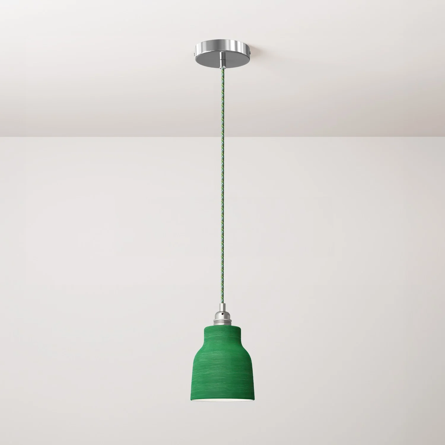 Pendellampe komplett mit Textilkabel, Vasen-Lampenschirm aus Keramik und Metalldetails – Gestreiftes Evergreen