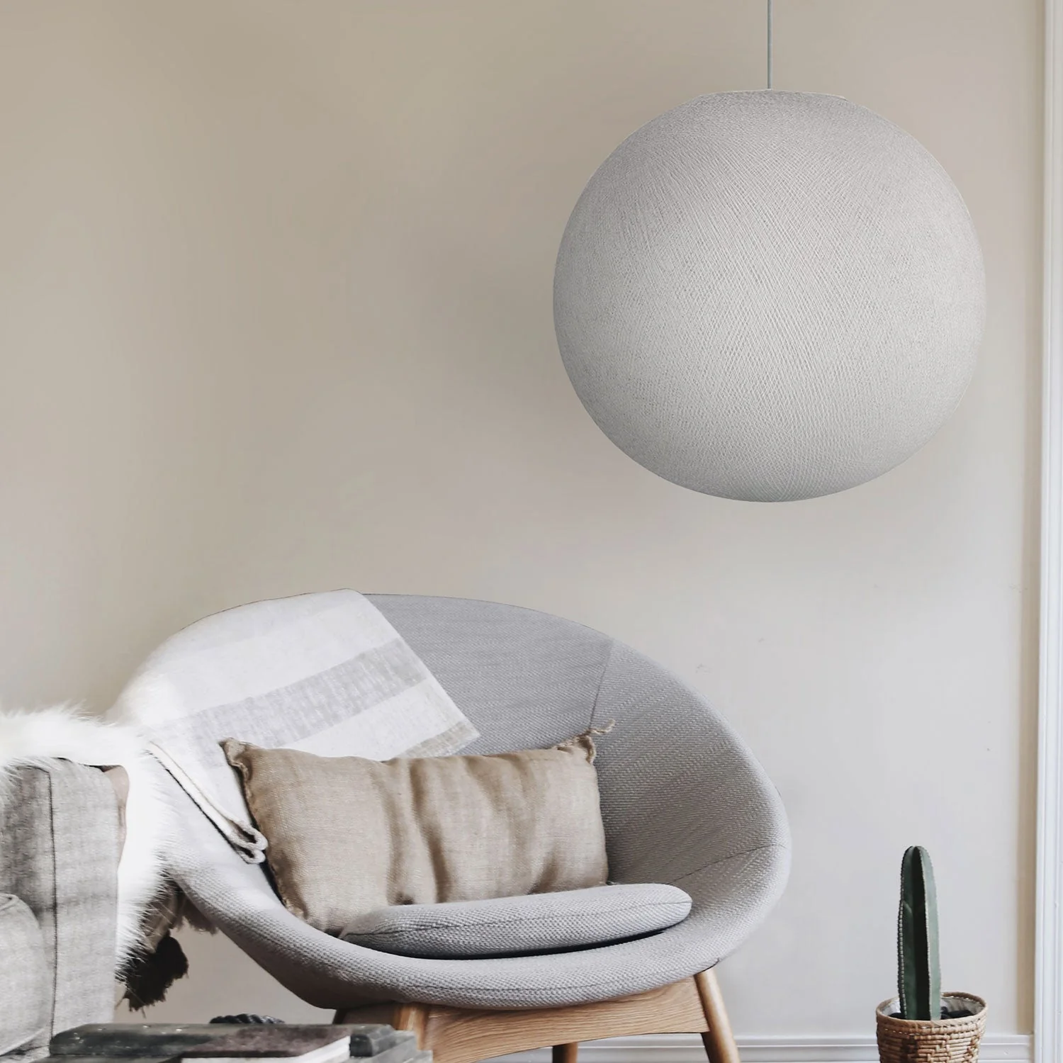 Sfera Light-Lampenschirm aus handgefertigtem Garn – Weißer Polyester - Image 3