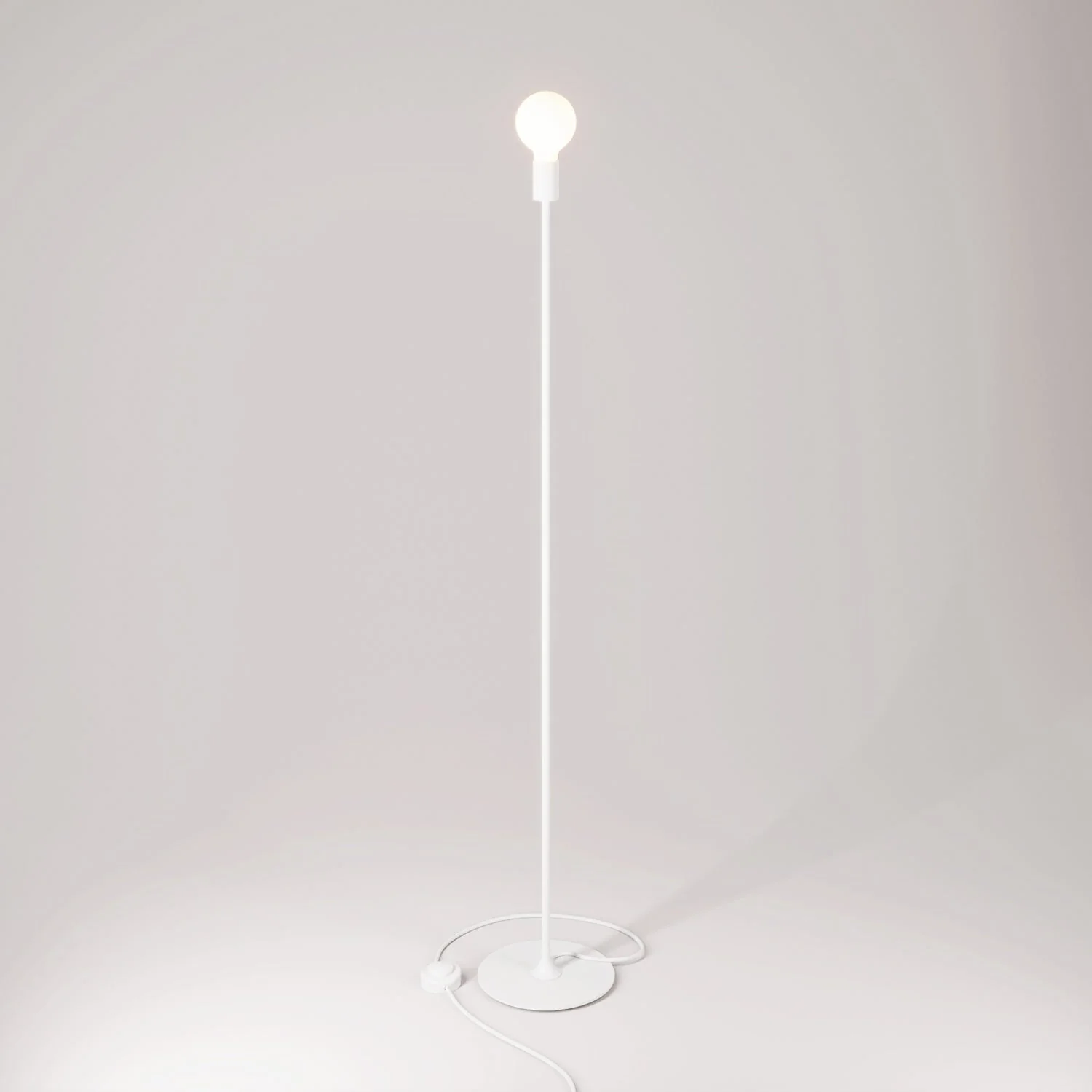 MAG-Y Stehlampe mit sichtbarem Leuchtmittel – Mattweiß
