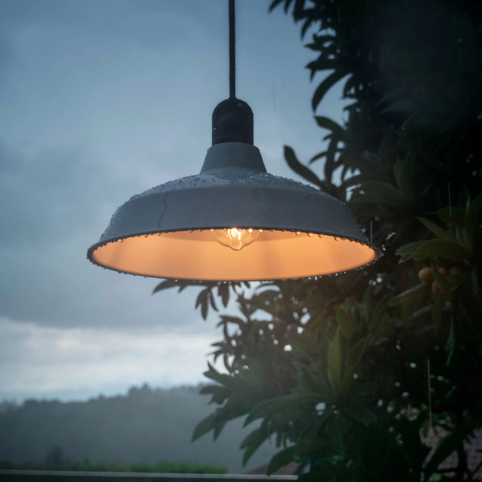 Modulair ELEGANT Außenleuchte mit Schirm, 5 m Kabel, Silikon-Baldachin und IP65-wasserdichter Fassung – Weiß - Image 4