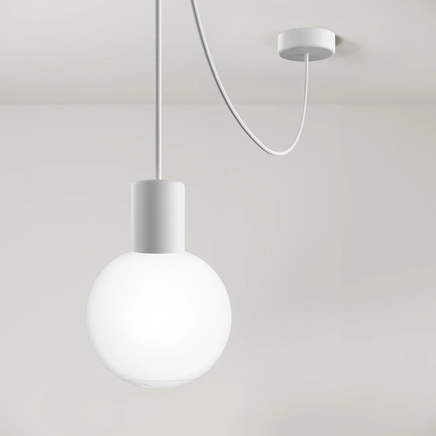 Modulair Outdoor Hängeleuchte für den Außenbereich mit bruchsicherem Unbreak-a-Ball-Lampenschirm – Weiß