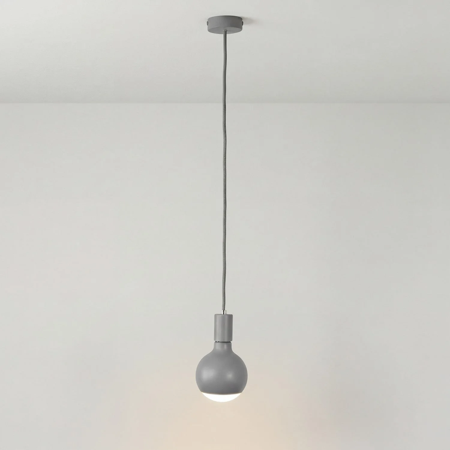 Pendelleuchte Filotto Metallico mit Glühbirne Lucia - Grau