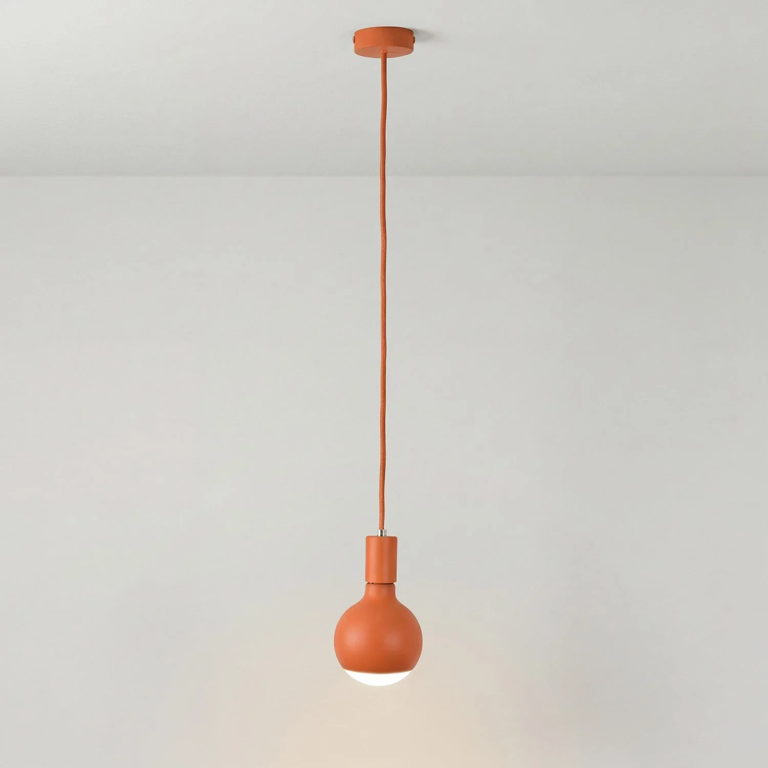 Pendelleuchte Filotto Metallico mit Glühbirne Lucia – Orange