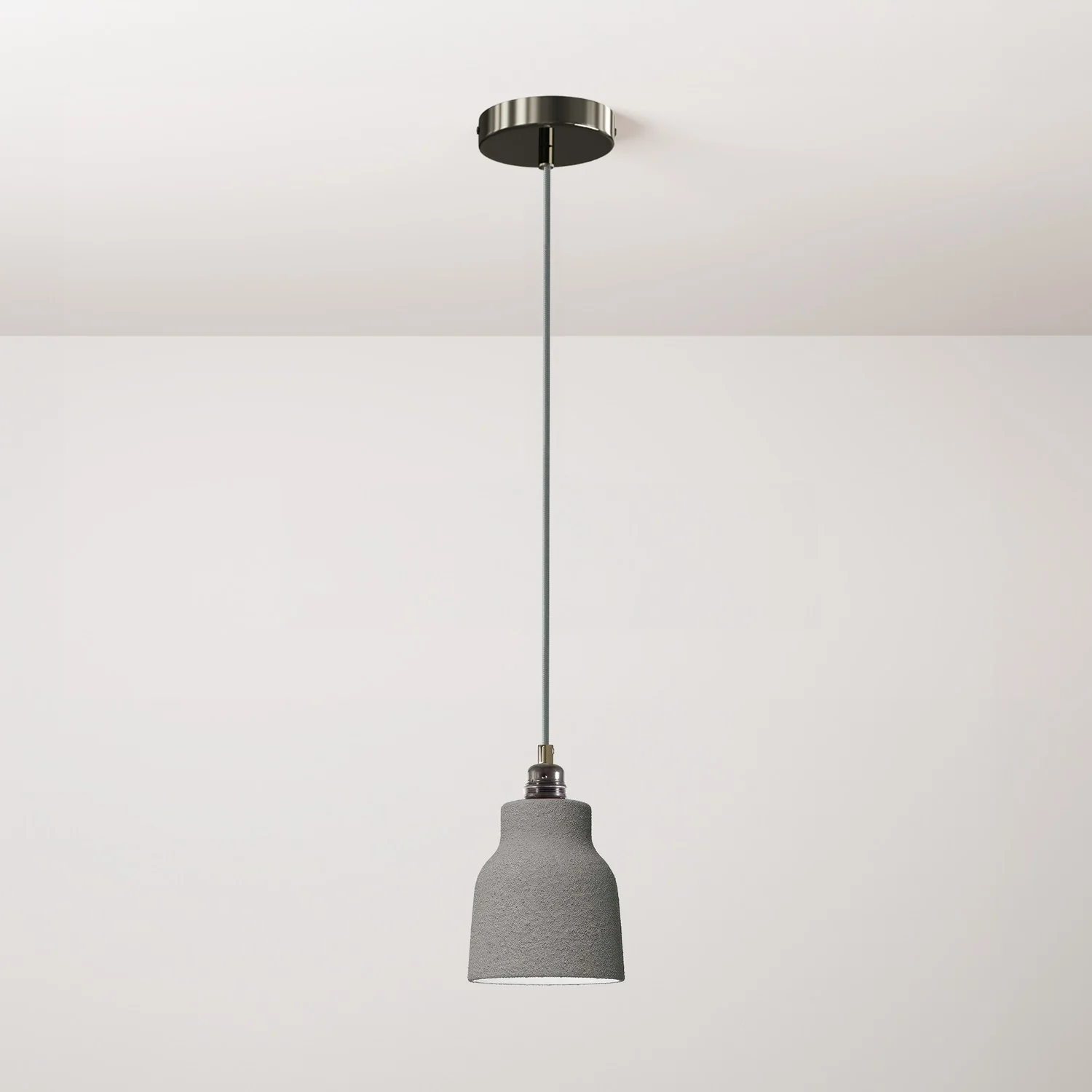 Hängeleuchte mit Textilkabel, Lampenschirm Vaso aus Keramik und Metall-Details – Betonoptik