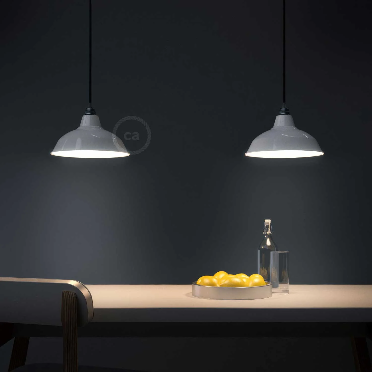 Pendelleuchte mit Textilkabel, Lampenschirm Bistrot und Metallapplikationen – Weiß - Image 2