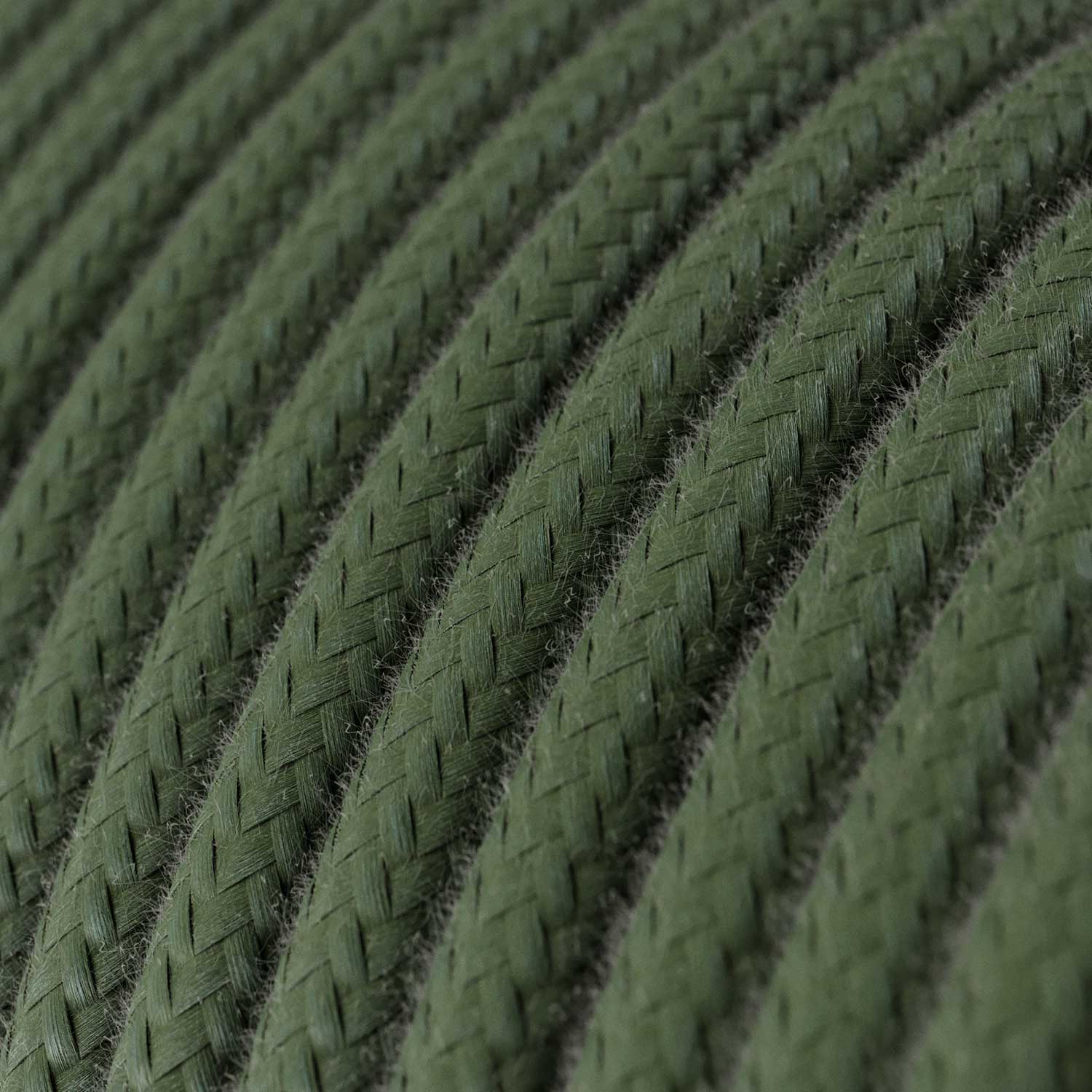 Pendelleuchte komplett mit Textilkabel, doppelseitigem UFO-Holzschirm und Metall-Details – Carolina Zuniga - Image 4