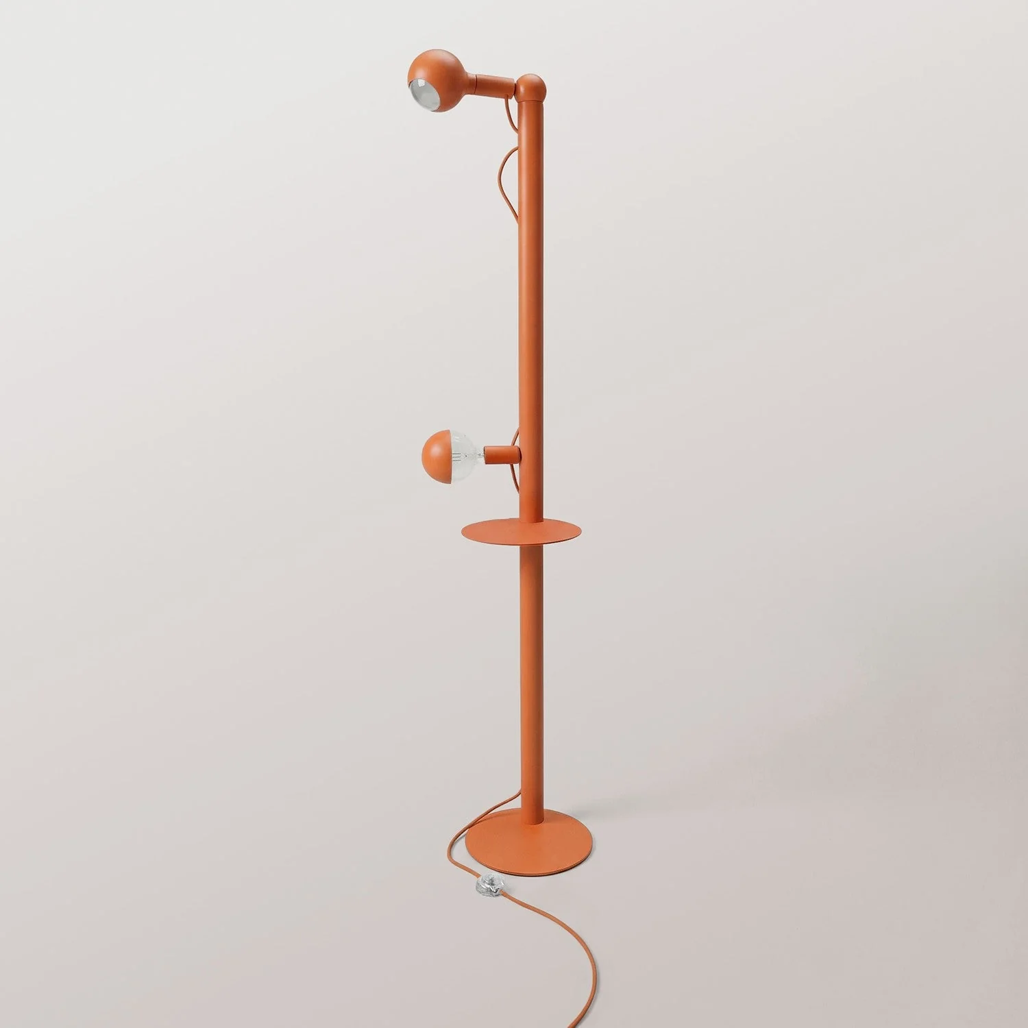 Rocco XXL - Stehleuchte mit UK-Stecker und Glühbirnen Maria und Camo - Orange - Image 5