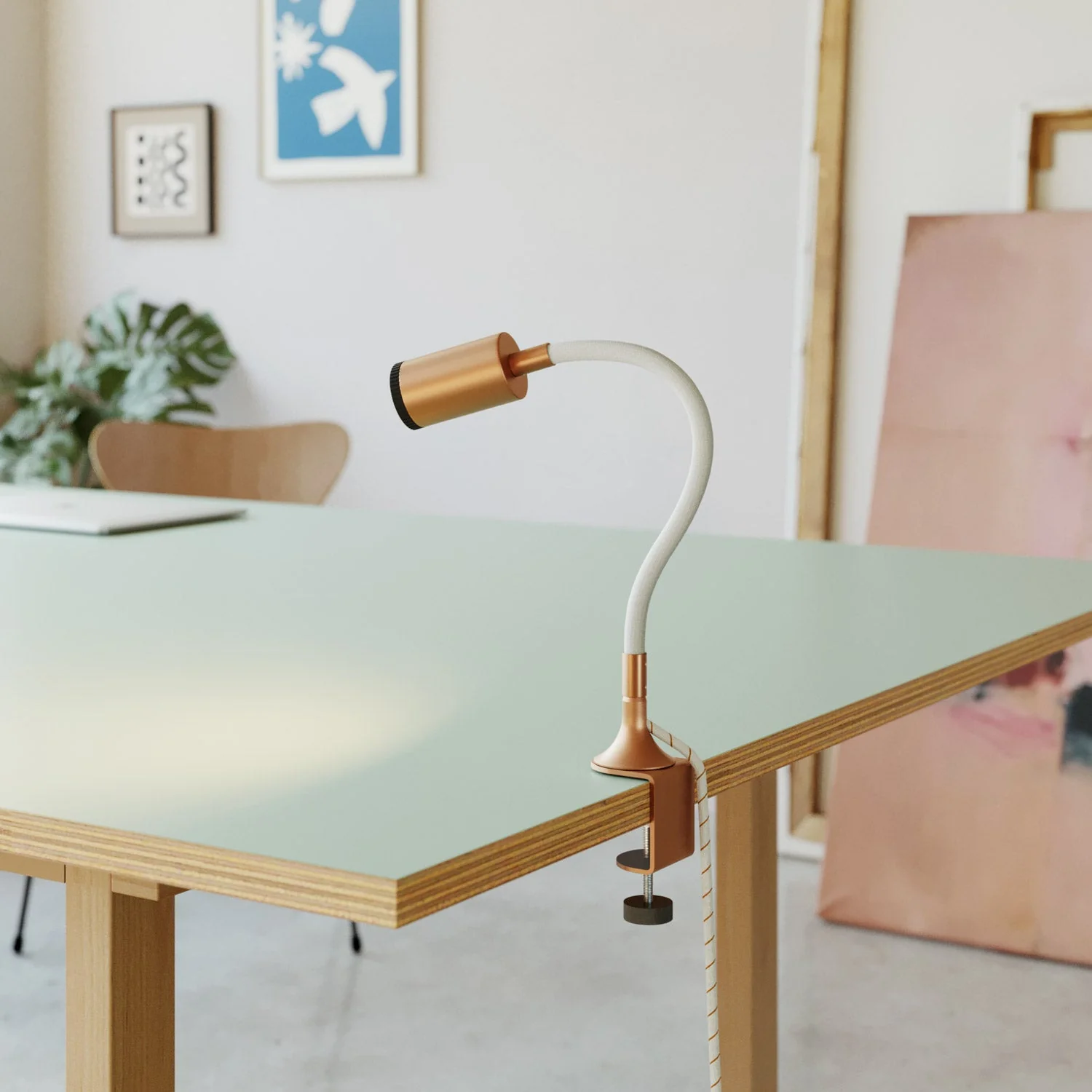 MAG-Y Spot mit Gelenk und UK-Stecker – Satiniertes Kupfer - Image 4