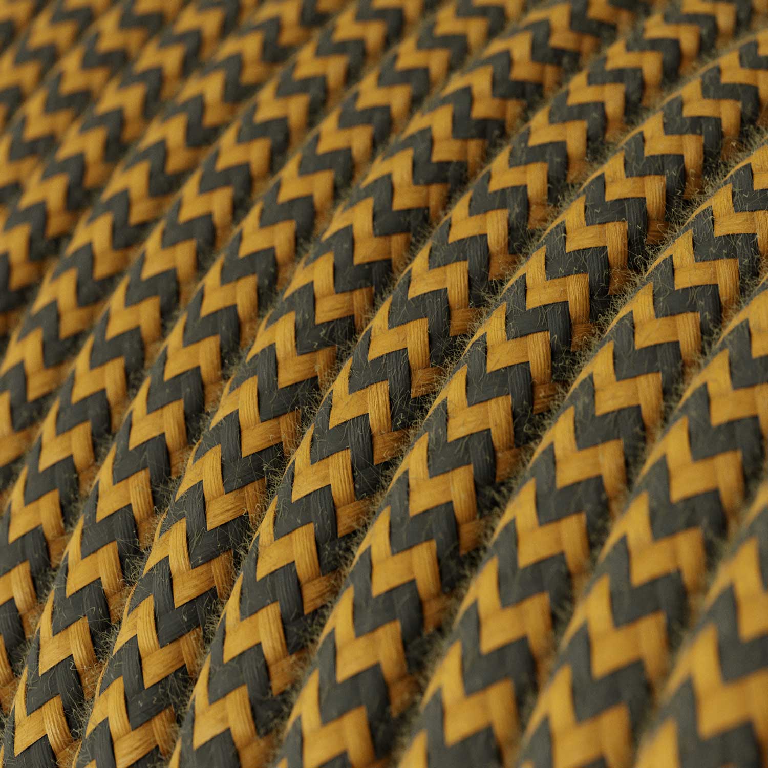 Snake Zig-Zag – Plug-in-Lampe mit Zig-Zag-Textilkabel RZ27 und UK-Stecker - Image 2