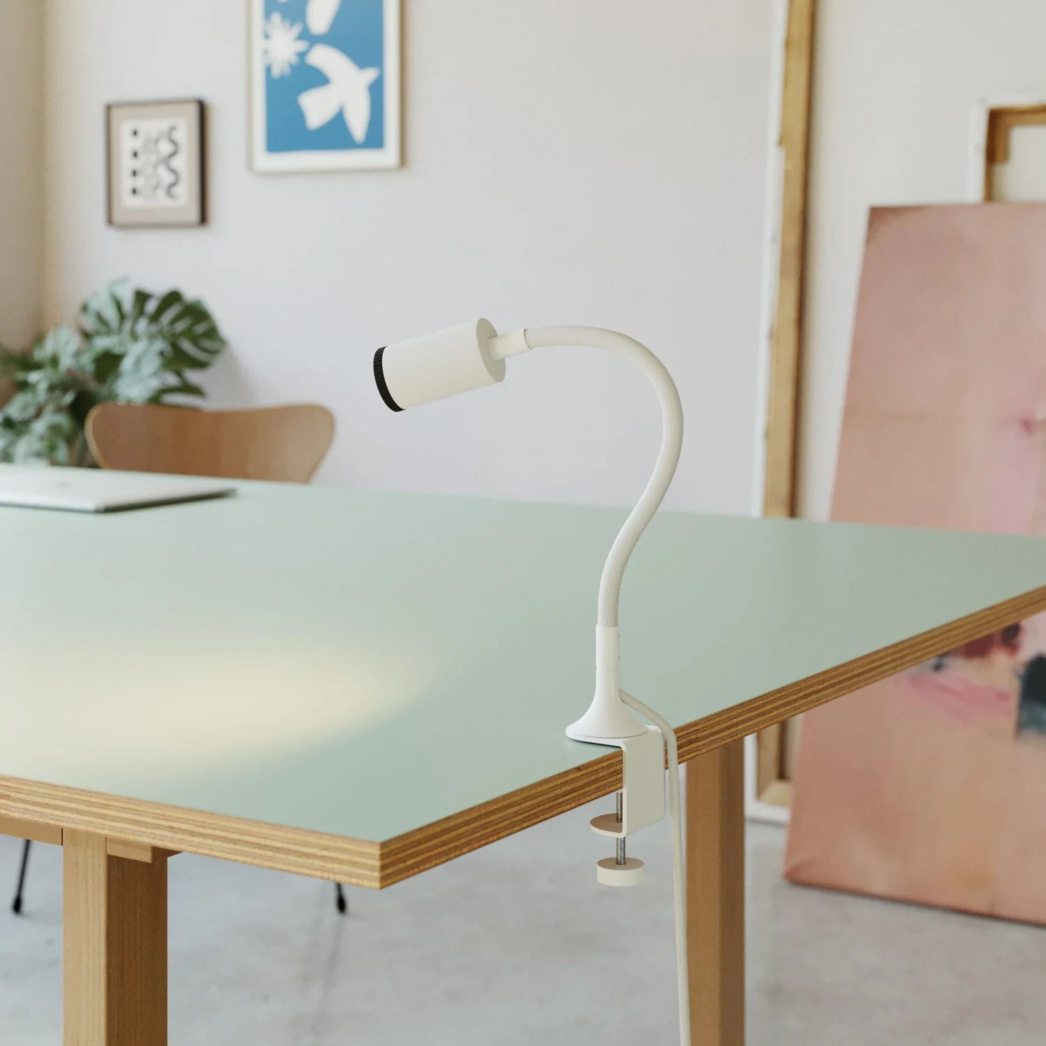 MAG-Y Verstellbarer Spot mit Klemme und UK-Stecker – Mattweiß - Image 4