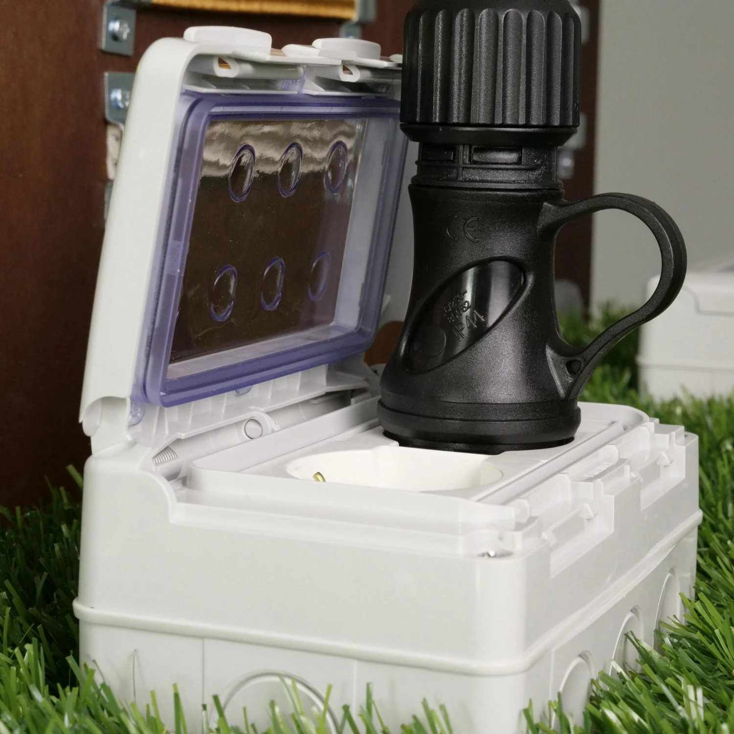 Schwarzer Schuko-Stecker 16A 250V IP44 für Außenbereich – System Modulair kompatibel – Schwarz - Image 3