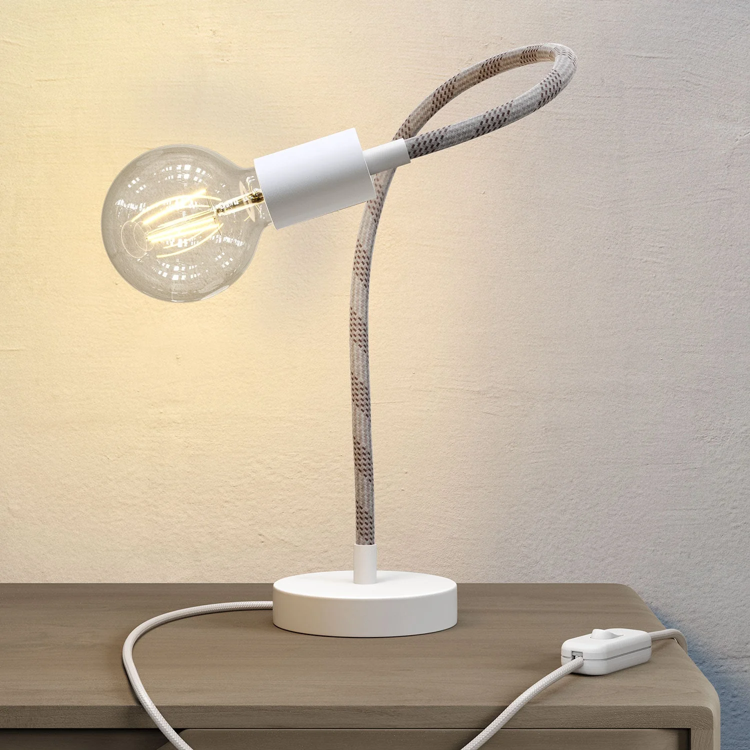 Table Flex Tischleuchte mit flexibel einstellbarem Licht – Mattweiß - Image 2