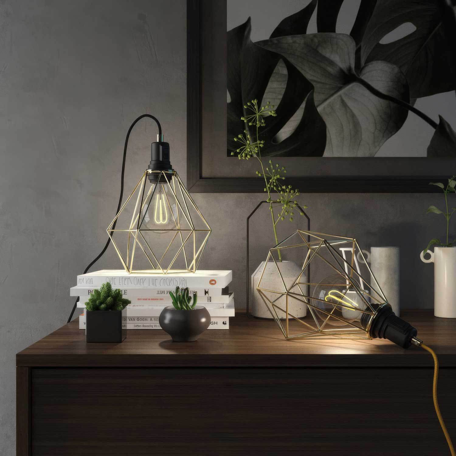 Table Snake – Plug-in-Lampe mit UK-Stecker und Diamond-Käfigschirm – Messing - Image 2