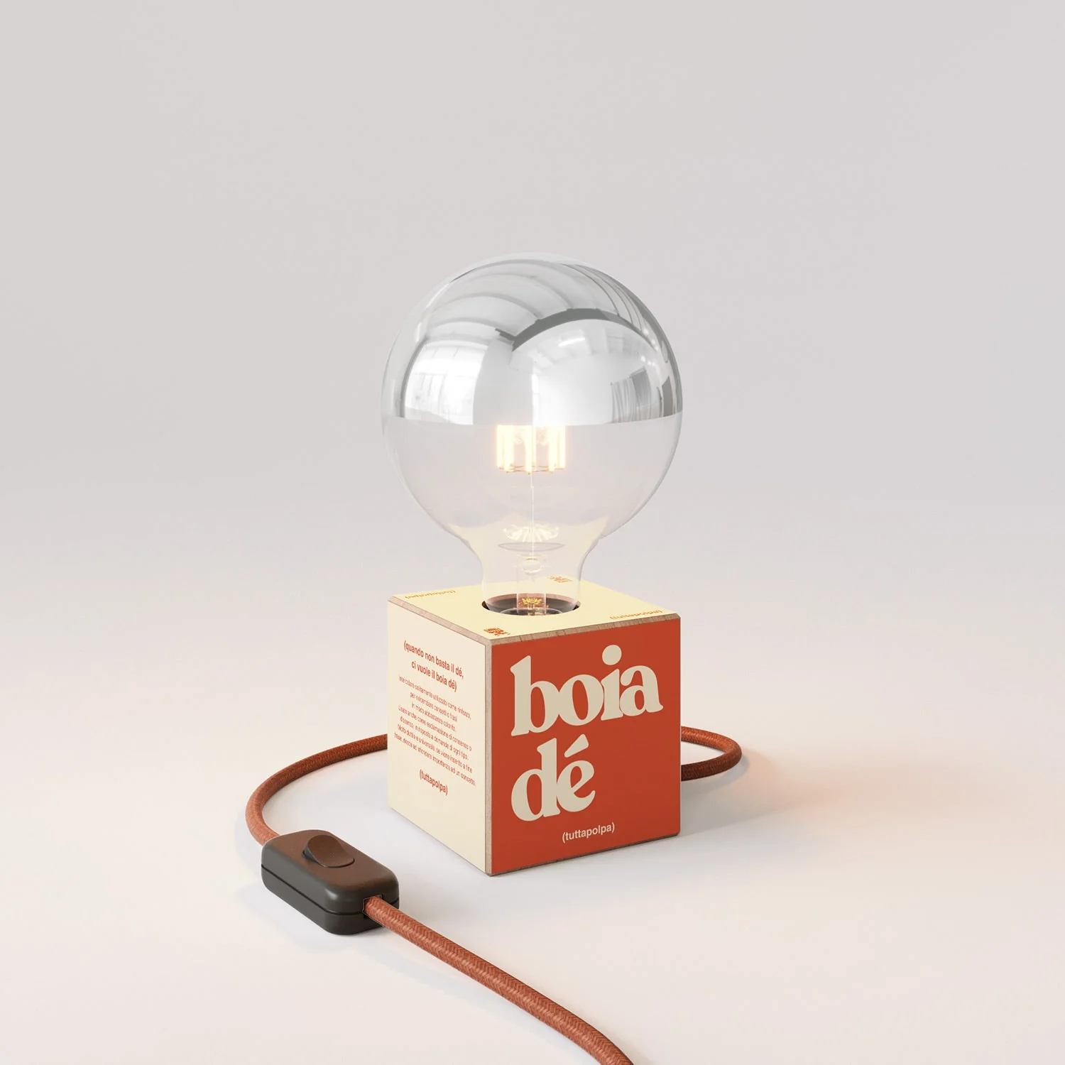 Tischlampe Cubetto „Boia de“ mit englischem Stecker und halbverspiegelter Glühbirne in Globusform – Tuttapolpa