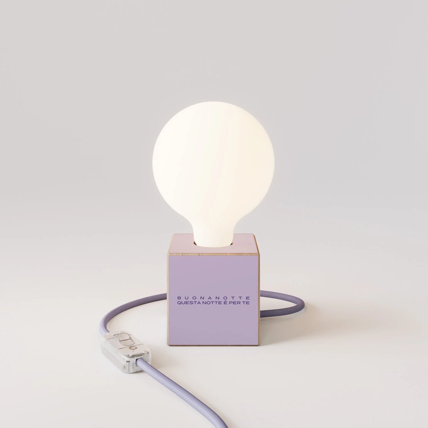 Tischlampe Cubetto „Buonanotte fiorellino“ mit Glühbirnen-Globe in Porzellanoptik - Santomanifesto - Image 4