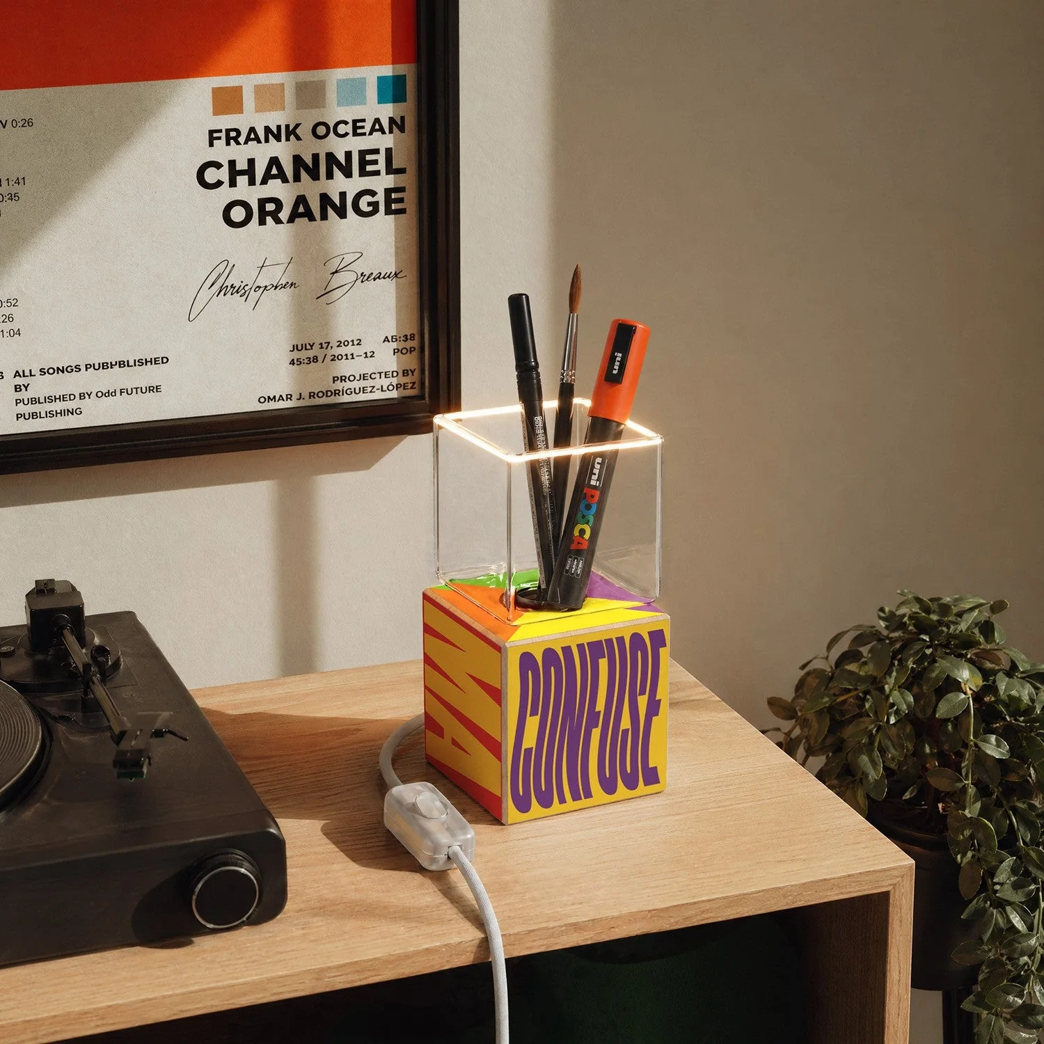 Tischleuchte Cubetto „Poche idee ma confuse“ mit Ghost-Glühbirne - Santomanifesto - Image 3