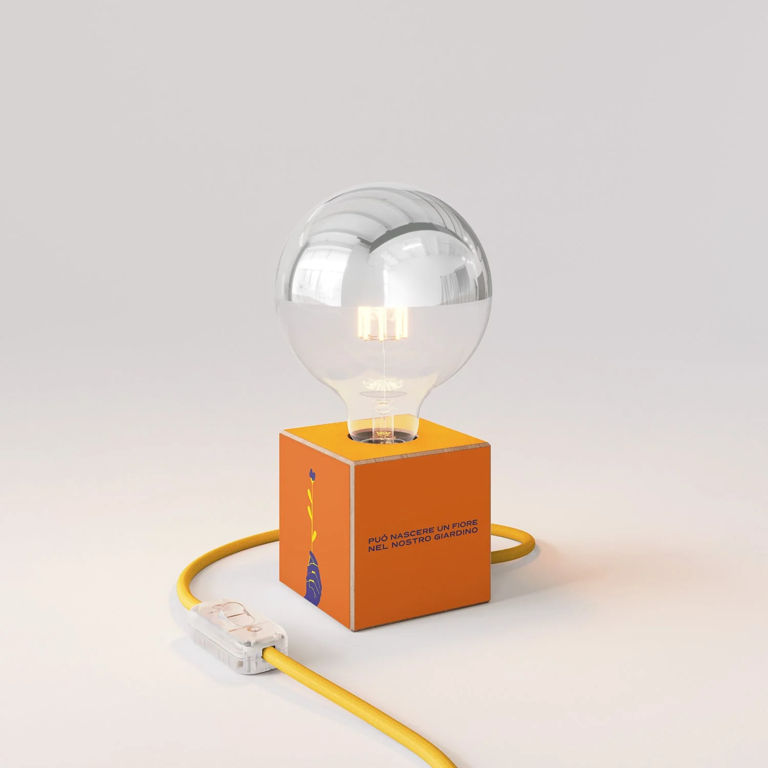 Tischlampe Cubetto „Può nascere un fiore“ mit Glühbirne Globe mit silberner Halbkugel - Santomanifesto