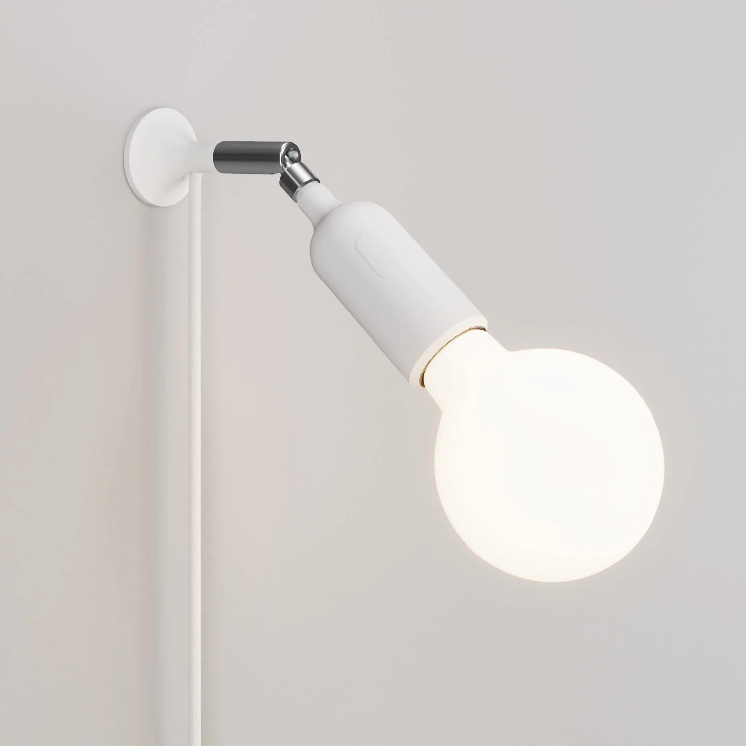 Wandleuchte MAG-Y mit Gelenk, Silikonfassung mit Schalter und UK-Stecker – Weiß