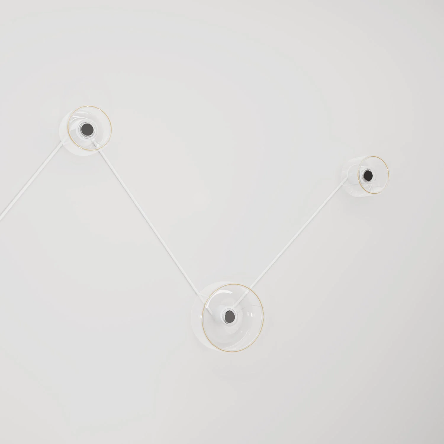 Wandleuchte Spostaluce mit 3 Ghost-Glühbirnen und weißem Kabel - Image 3
