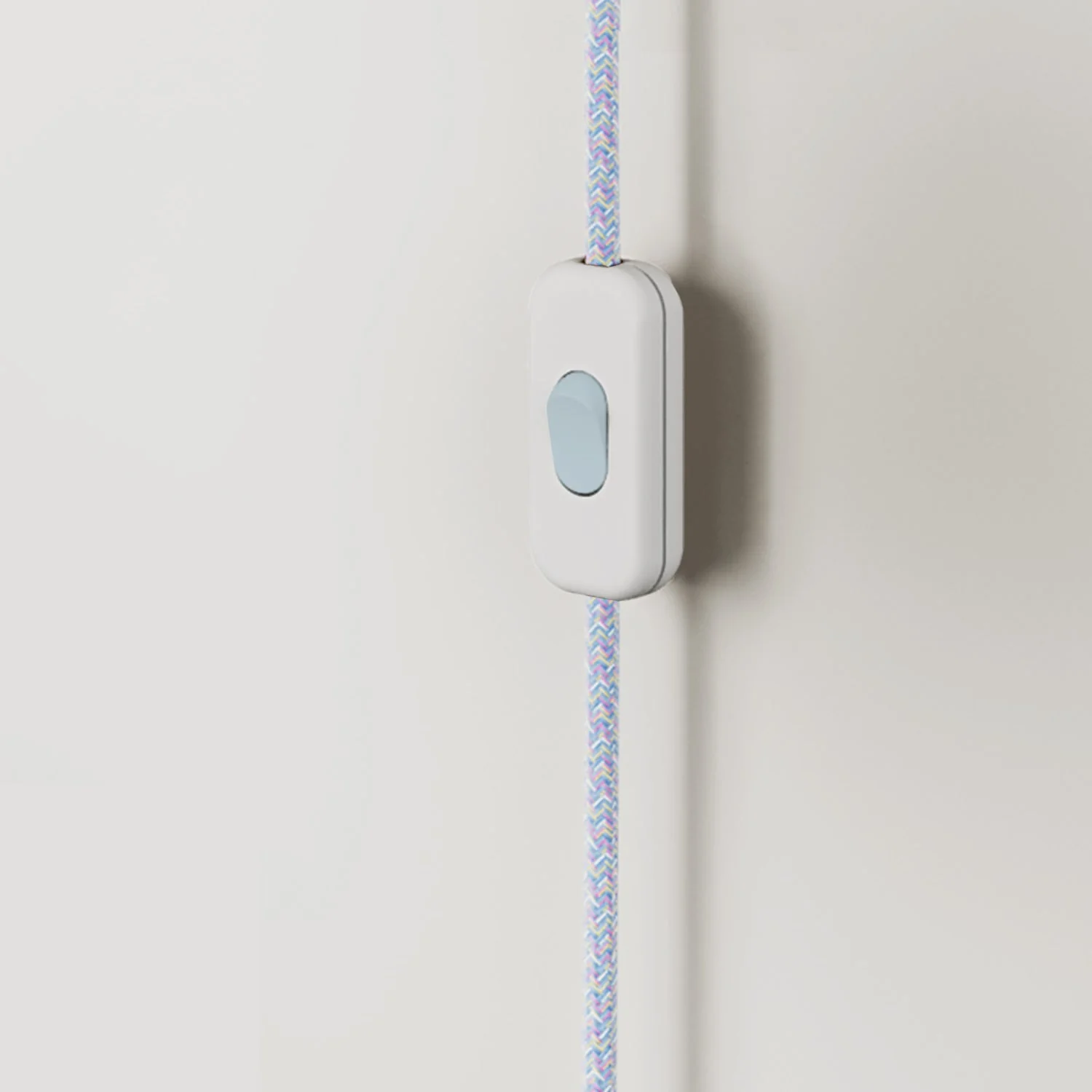 Wandleuchte aus Metall mit zweipoligem Stecker – Zuckerpapier-Blau - Image 3
